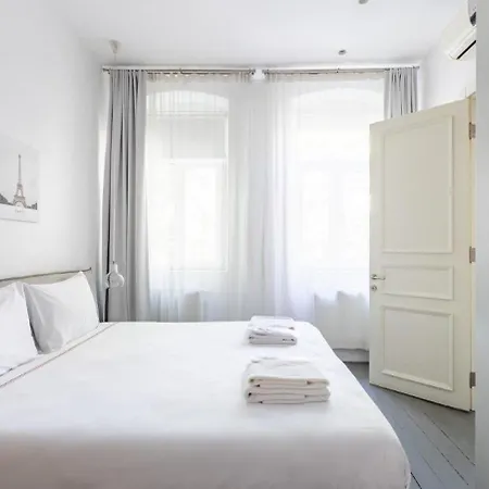 Bright Cool 2bed 2 Bath Airy #353 شقة اسطنبول