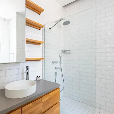 Appartamento Bright Cool 2bed 2 Bath Airy #353