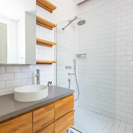 Apartment Bright Cool 2bed 2 Bath Airy #353 *