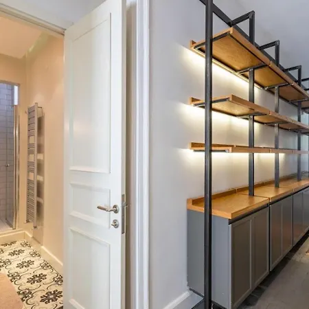 Bright Cool 2bed 2 Bath Airy #353 Lägenhet *